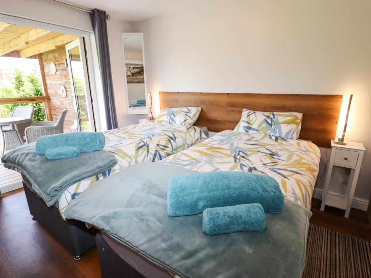 Meols Holiday Lodge Wirral Buitenkant foto